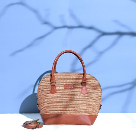 payra women jute bag.